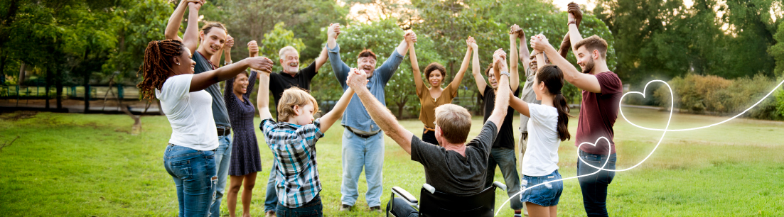 Comunidad diversa unida en un círculo al aire libre, simbolizando la solidaridad y el apoyo financiero que ofrecen los fondos especiales de FEPEP a sus afiliados.
